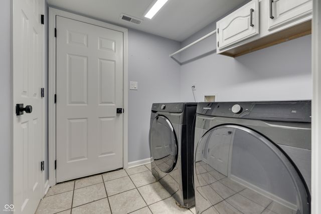 1023 Quarterhorse Run, Bargersville, IN 46106