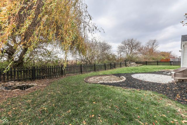 1023 Quarterhorse Run, Bargersville, IN 46106