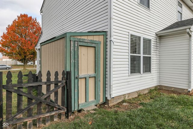 1023 Quarterhorse Run, Bargersville, IN 46106