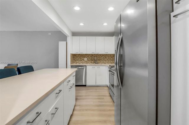 3350 NE 192nd Street 4Q-B, Aventura, FL 33180