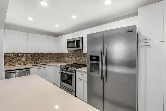 3350 NE 192nd Street 4Q-B, Aventura, FL 33180