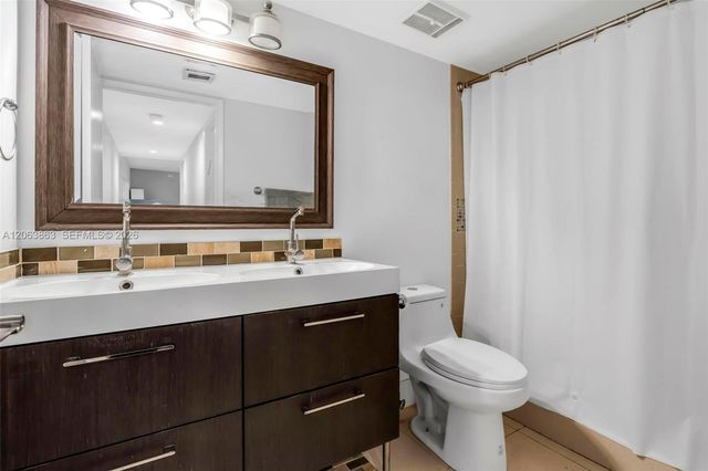 3350 NE 192nd Street 4Q-B, Aventura, FL 33180