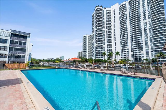 3350 NE 192nd Street 4Q-B, Aventura, FL 33180