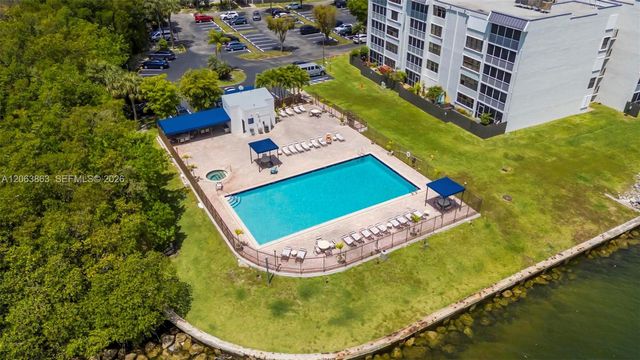 3350 NE 192nd Street 4Q-B, Aventura, FL 33180