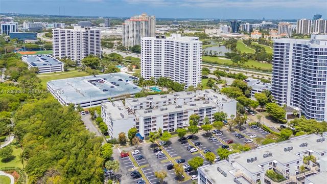 3350 NE 192nd Street 4Q-B, Aventura, FL 33180
