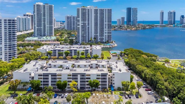 3350 NE 192nd Street 4Q-B, Aventura, FL 33180