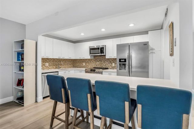 3350 NE 192nd Street 4Q-B, Aventura, FL 33180