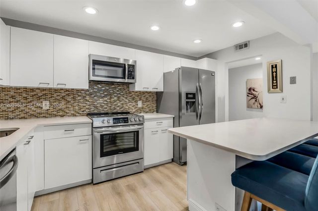 3350 NE 192nd Street 4Q-B, Aventura, FL 33180