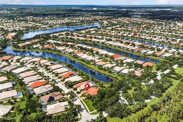 8089 Xenia LN, Naples, FL 34114