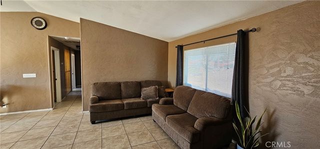 15638 Burwood, Victorville, CA 92394