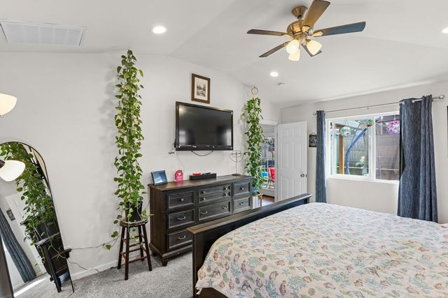 513 Barnum Drive, Phoenix, OR 97535