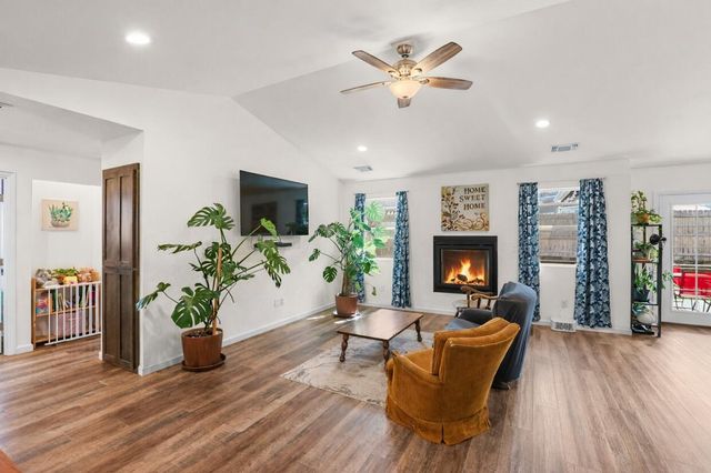 513 Barnum Drive, Phoenix, OR 97535