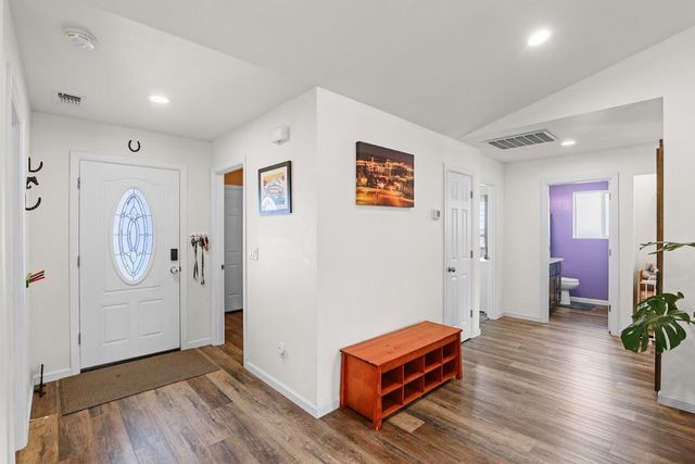 513 Barnum Drive, Phoenix, OR 97535