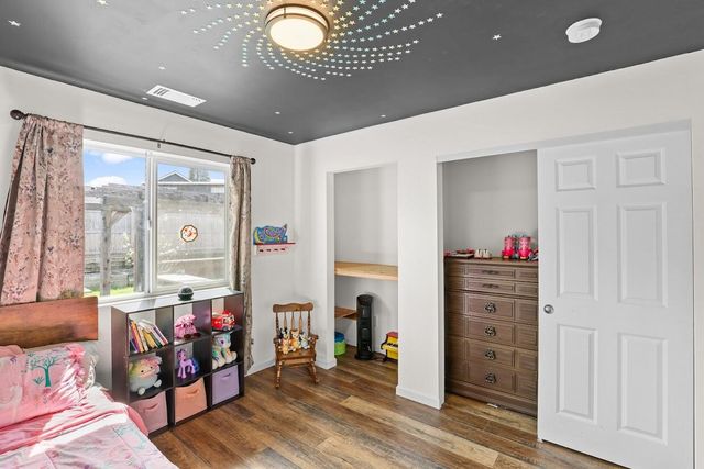 513 Barnum Drive, Phoenix, OR 97535