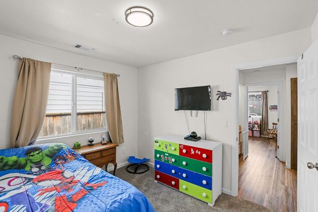 513 Barnum Drive, Phoenix, OR 97535