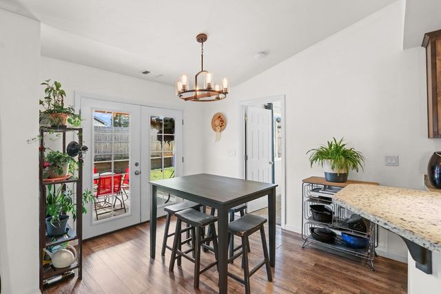 513 Barnum Drive, Phoenix, OR 97535