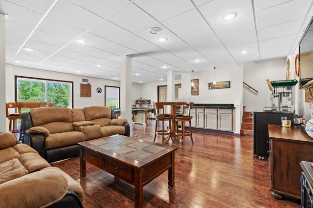 39166 36th Avenue, Paw Paw, MI 49079
