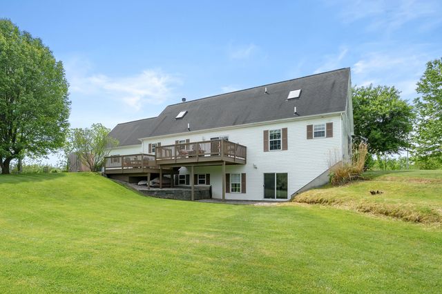 39166 36th Avenue, Paw Paw, MI 49079