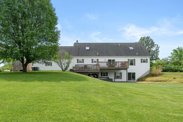 39166 36th Avenue, Paw Paw, MI 49079