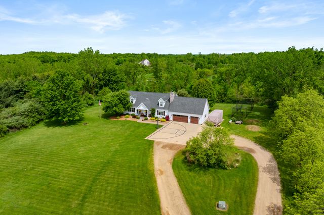 39166 36th Avenue, Paw Paw, MI 49079