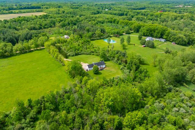 39166 36th Avenue, Paw Paw, MI 49079