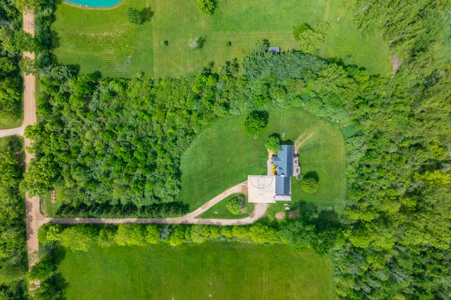 39166 36th Avenue, Paw Paw, MI 49079