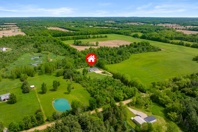 39166 36th Avenue, Paw Paw, MI 49079