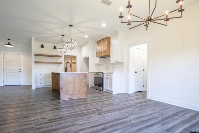 15207 CR 220, Tyler, TX 75707