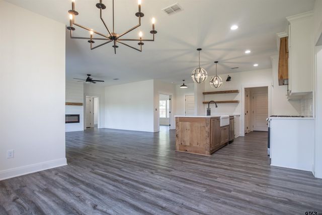 15207 CR 220, Tyler, TX 75707