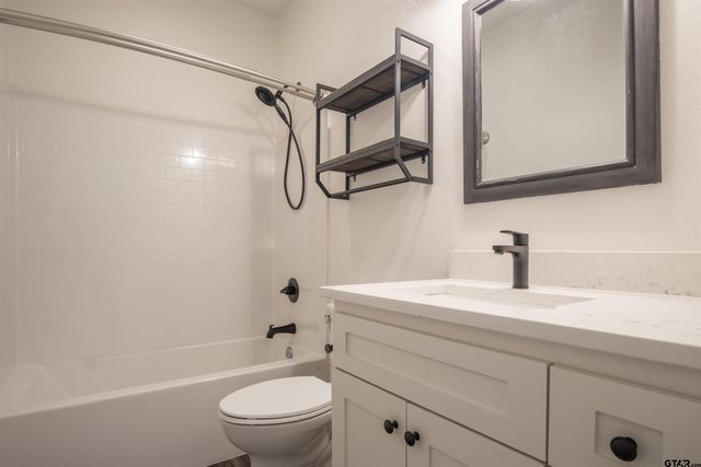15207 CR 220, Tyler, TX 75707