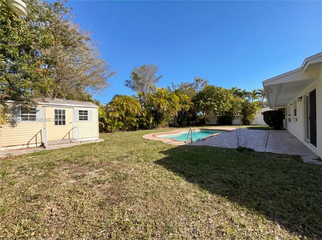 10001 SW 99th Avenue, Miami, FL 33176