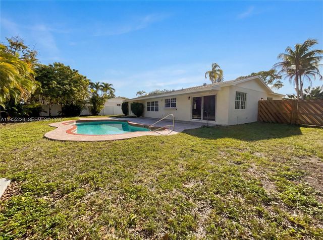 10001 SW 99th Avenue, Miami, FL 33176
