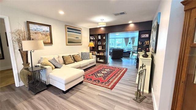 10515 MANASSAS CIR, Orlando, FL 32821