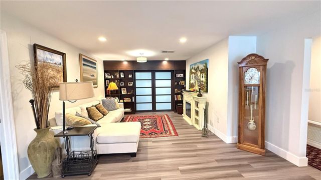 10515 MANASSAS CIR, Orlando, FL 32821