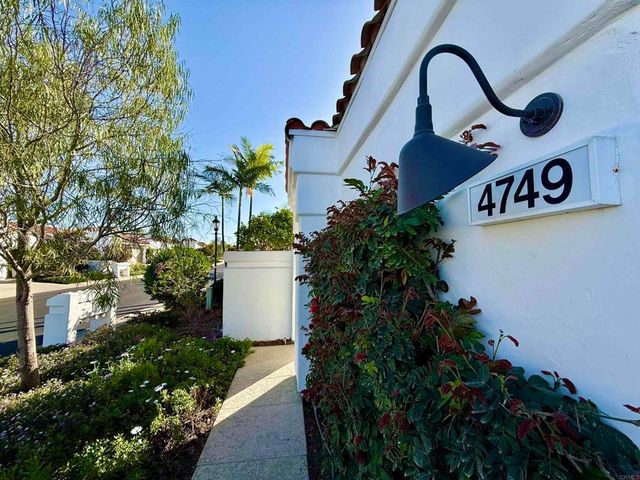 4749 Collinos Way, Oceanside, CA 92056