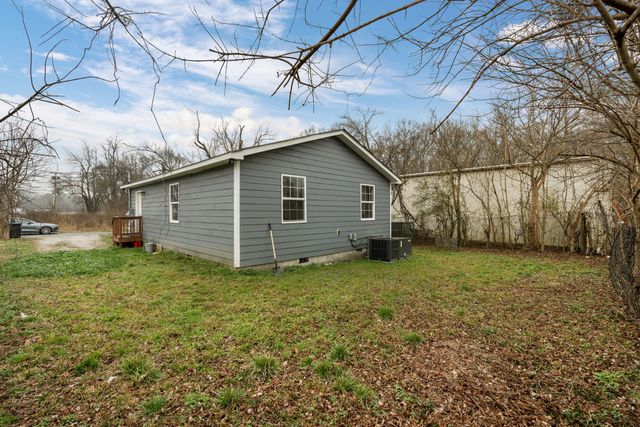 104 Southside St, Tullahoma, TN 37388