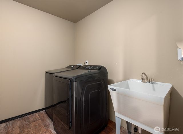 1617 SW Stremler Drive, Oak Harbor, WA 98277