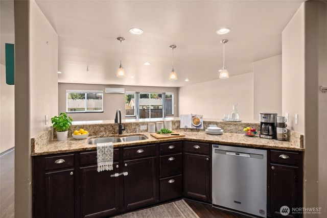 1617 SW Stremler Drive, Oak Harbor, WA 98277