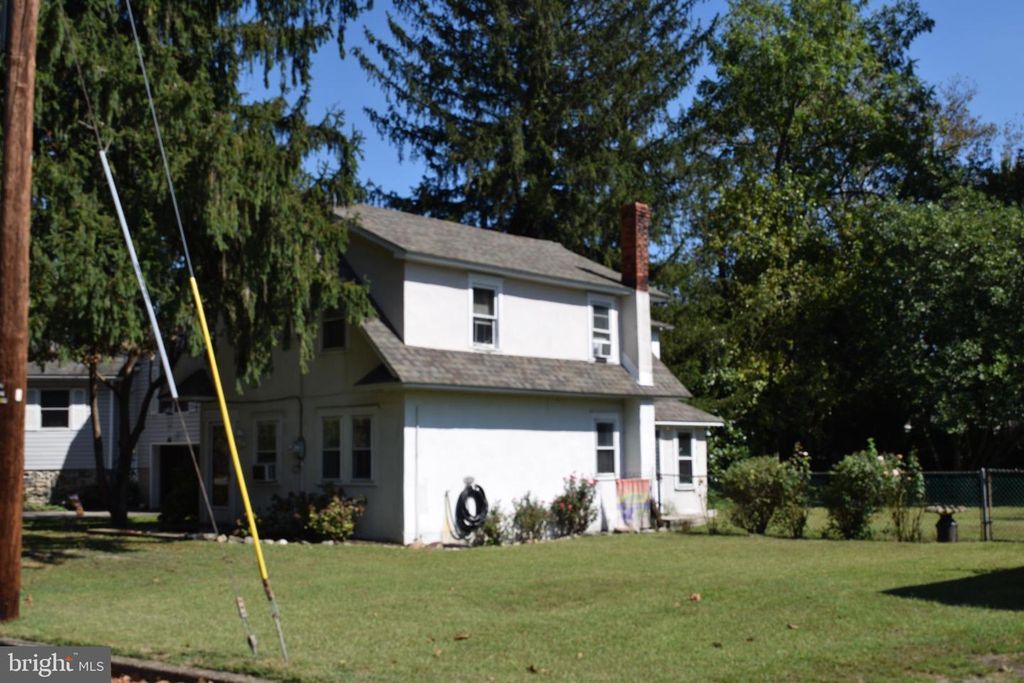 4 HAZEL AVE, Pennsville, NJ 08070