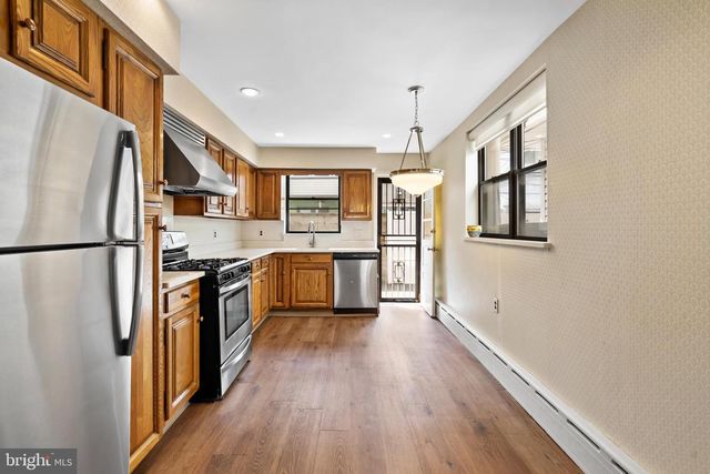 2440 S HUTCHINSON ST, Philadelphia, PA 19148