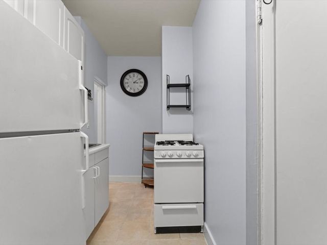 8 Garrison 212, Boston, MA 02116