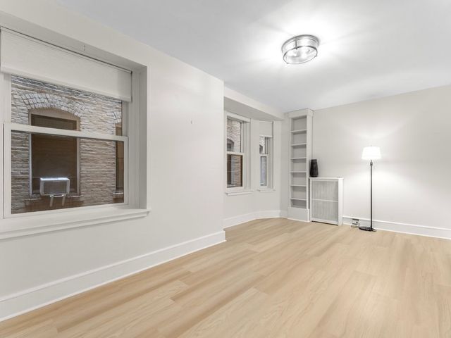 8 Garrison 212, Boston, MA 02116