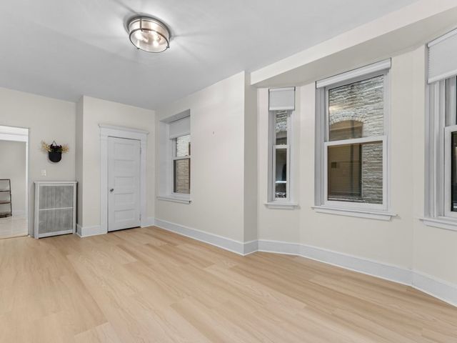 8 Garrison 212, Boston, MA 02116