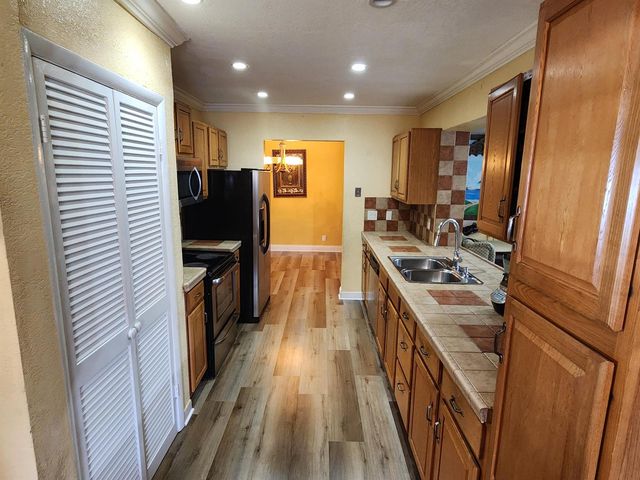 3654 NW 27th Street, Lauderdale Lakes, FL 33311