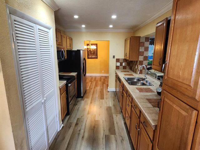 3654 NW 27th Street, Lauderdale Lakes, FL 33311