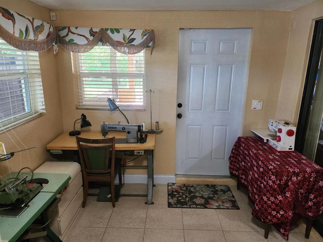 3654 NW 27th Street, Lauderdale Lakes, FL 33311
