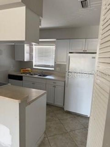 2744 HIDDEN LAKE BOULEVARD C, Sarasota, FL 34237