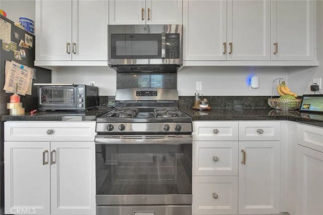 5017 River Ash Way, Fontana, CA 92336