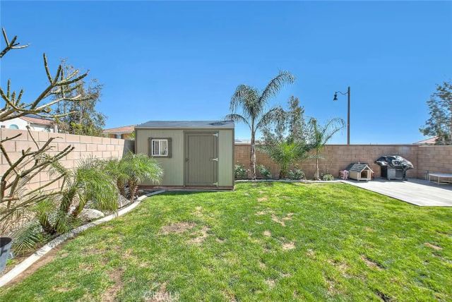 5017 River Ash Way, Fontana, CA 92336