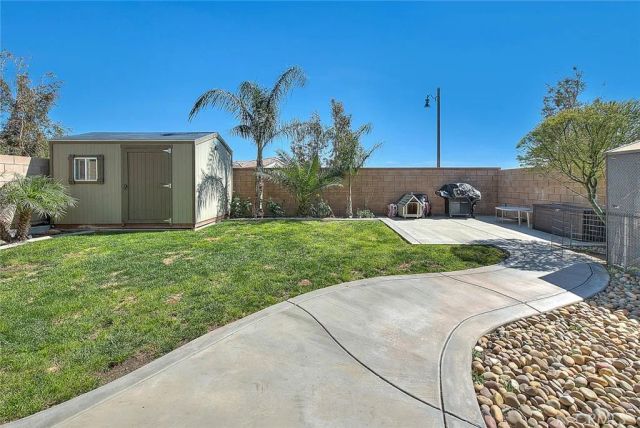 5017 River Ash Way, Fontana, CA 92336